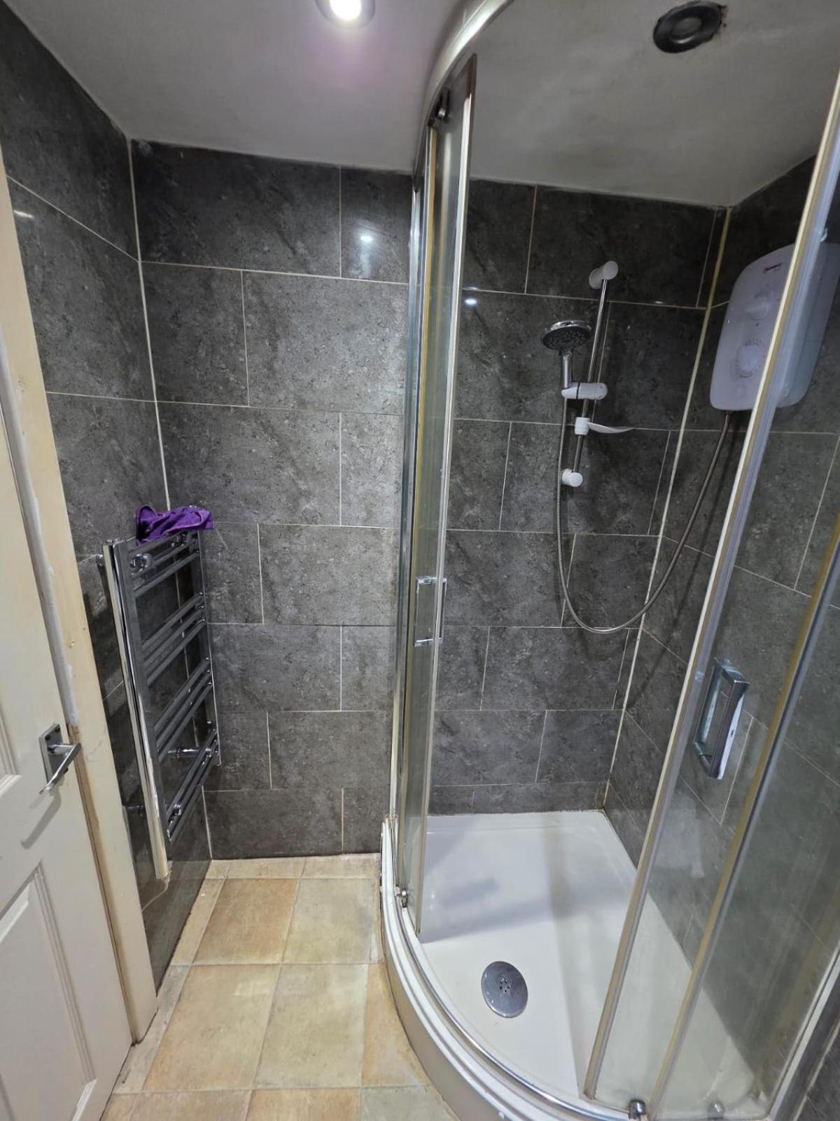 Cozy Studio Flat, 7Mins From Centre, Parking, Wifi & Netflix Leeds (West Yorkshire)