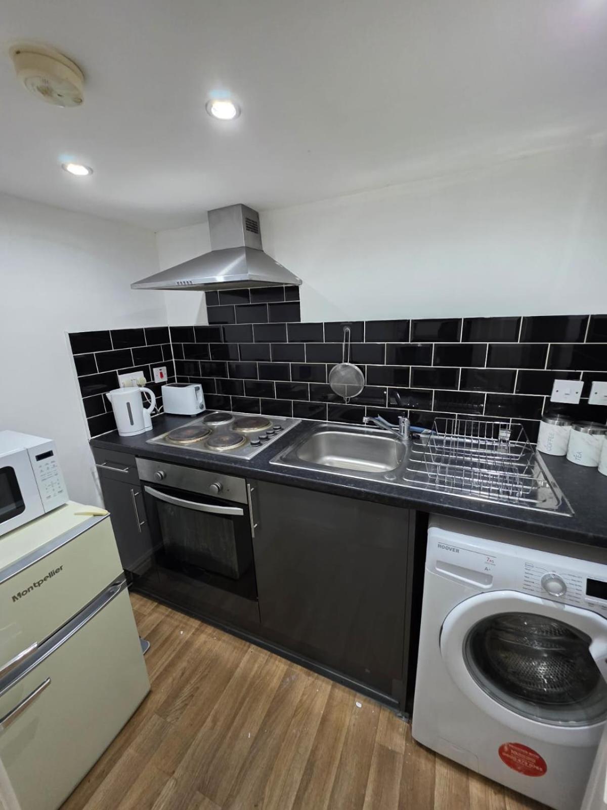 Apartment Cozy Studio Flat, 7Mins From Centre, Parking, Wifi & Netflix Leeds (West Yorkshire)
